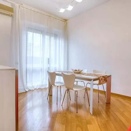 Apartament Hostmate - - Via De Vincenti - San Siro Mediolan